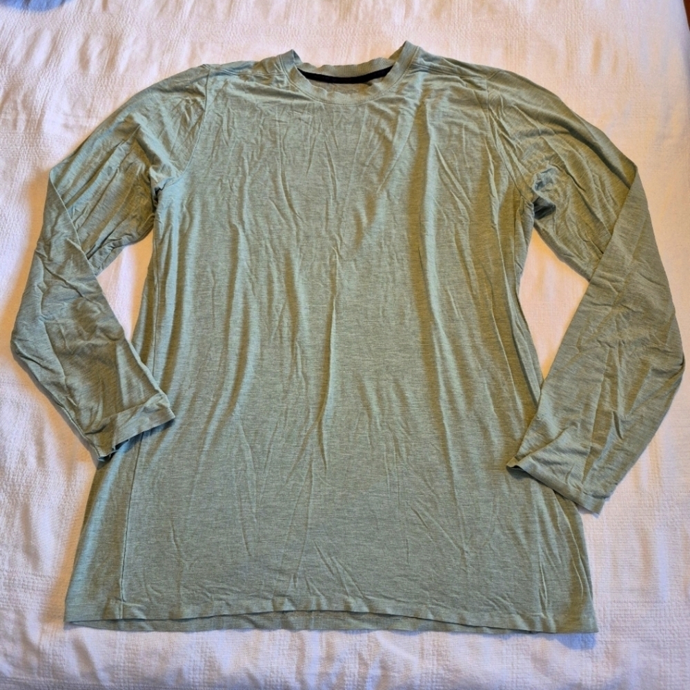Under Armour Celliant men's size XL light green long sleeve shirt VGUC